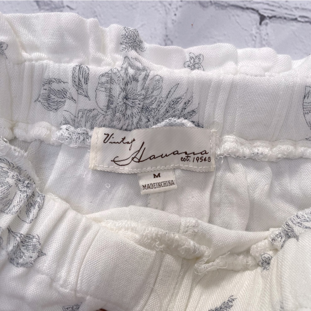 Vintage Havana Shorts - Picture 3 of 13